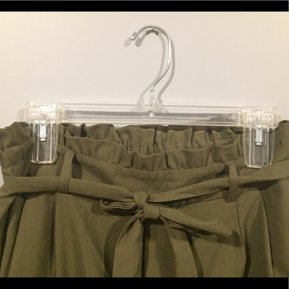 Size Large Forever 21 Gaucho Pants